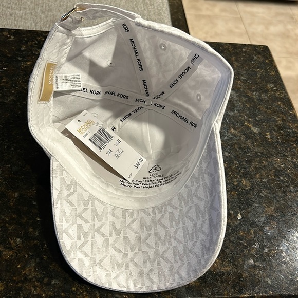 BNWT Michael Kors MK Logo cap - Picture 2 of 6